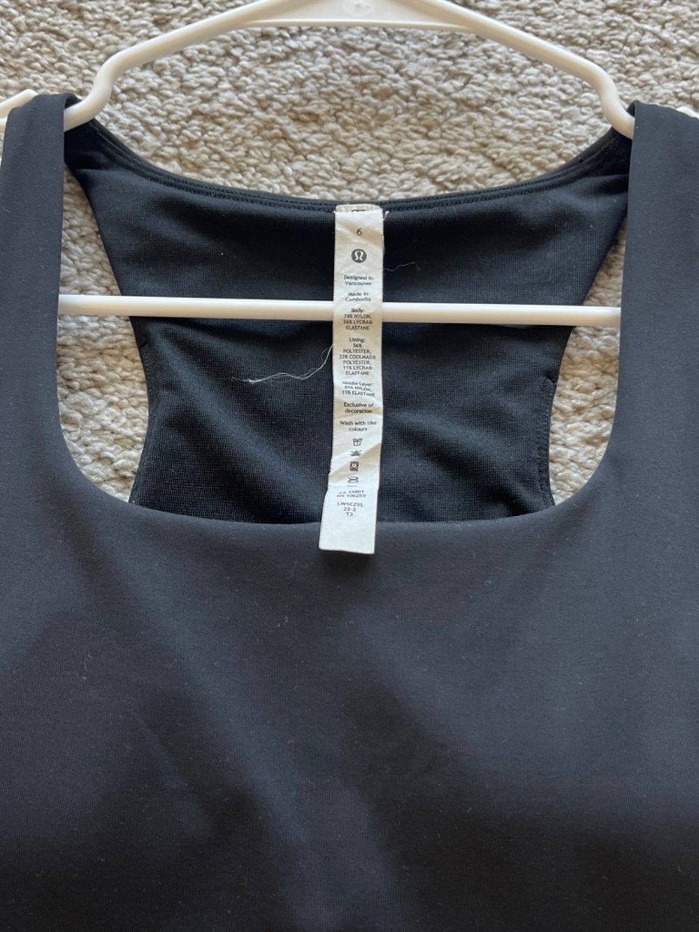 Lululemon size 6 top